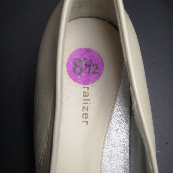 Naturalizer Neptune Leather Ballet Flats, Bone Colour 8.5M  NWOT - Picture 4 of 11